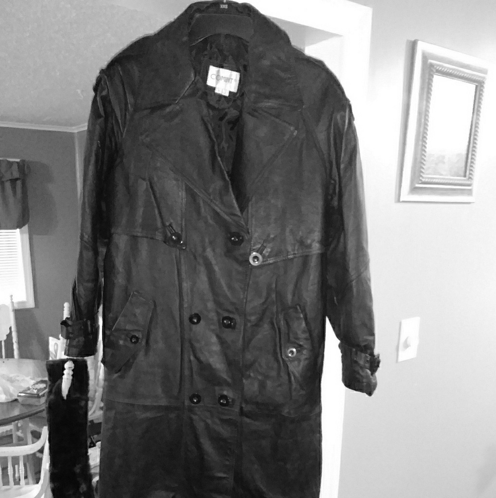 Comint leather trench coat. Size small. Mens